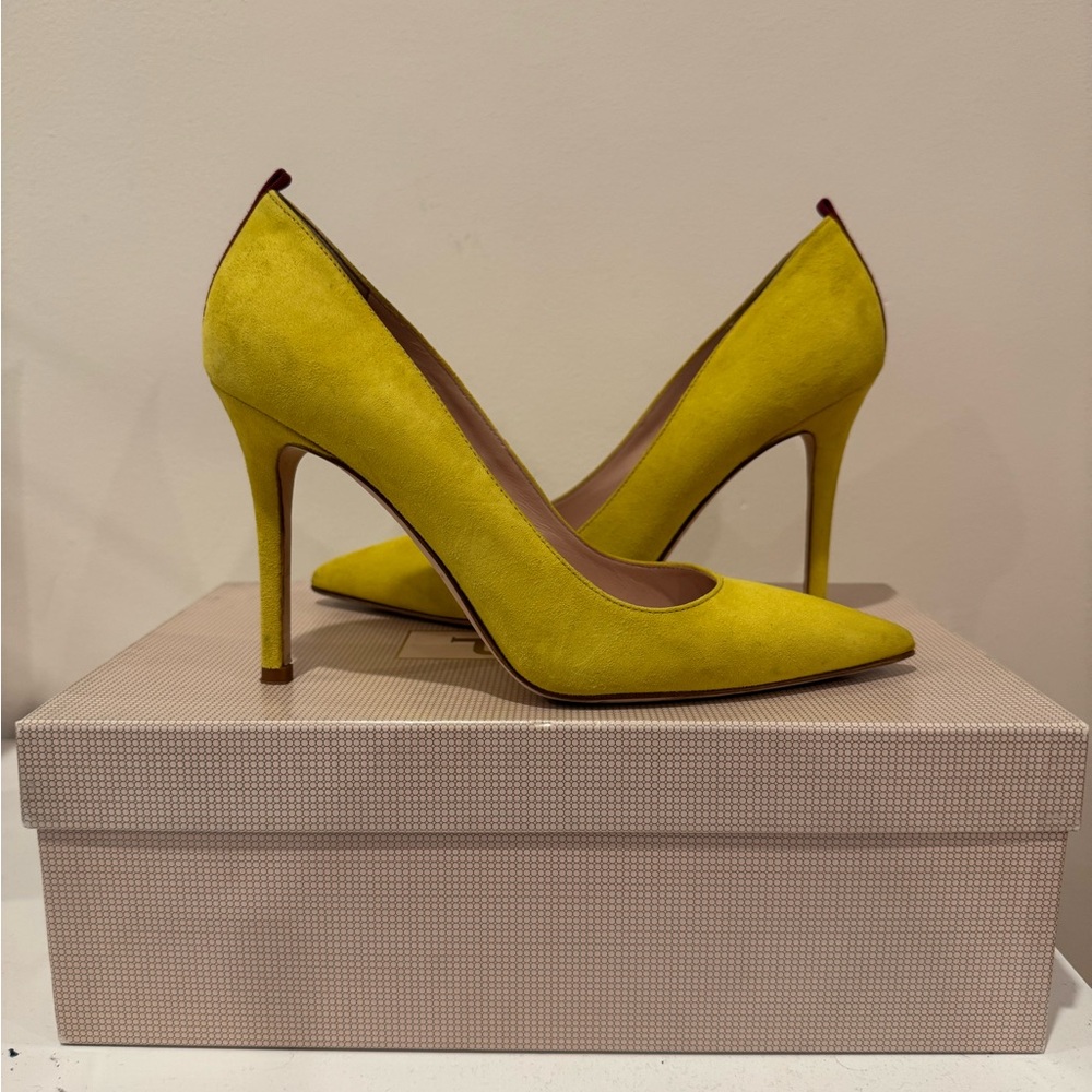 SJP by Sarah Jessica Parker- Elegant Yellow Neon Suede pump Heels